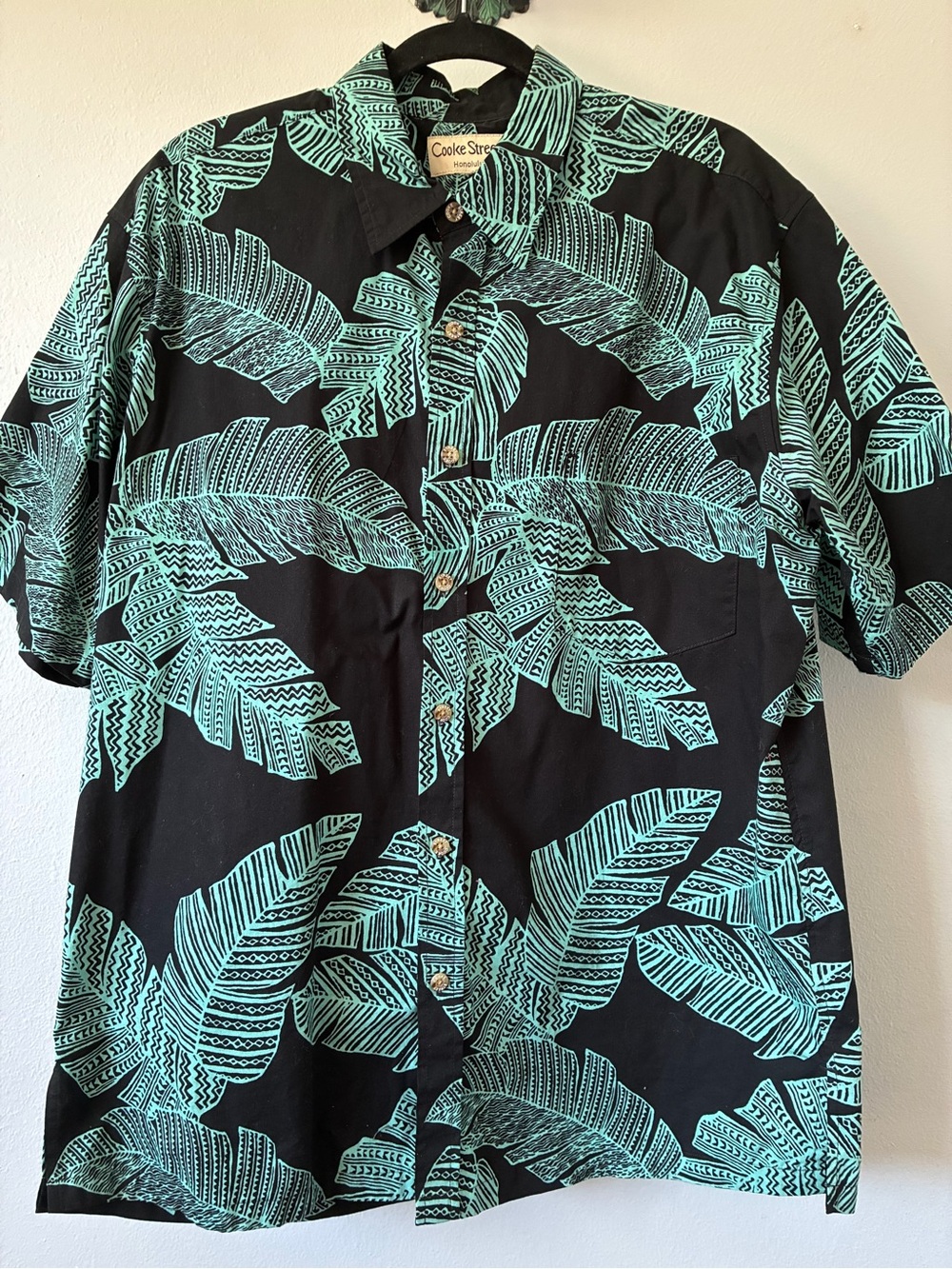 Cooke street Hawaiian luau style shirt. 100% cotton. Size XL